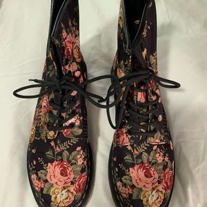 Dr. Martens Brand new floral boots beautiful